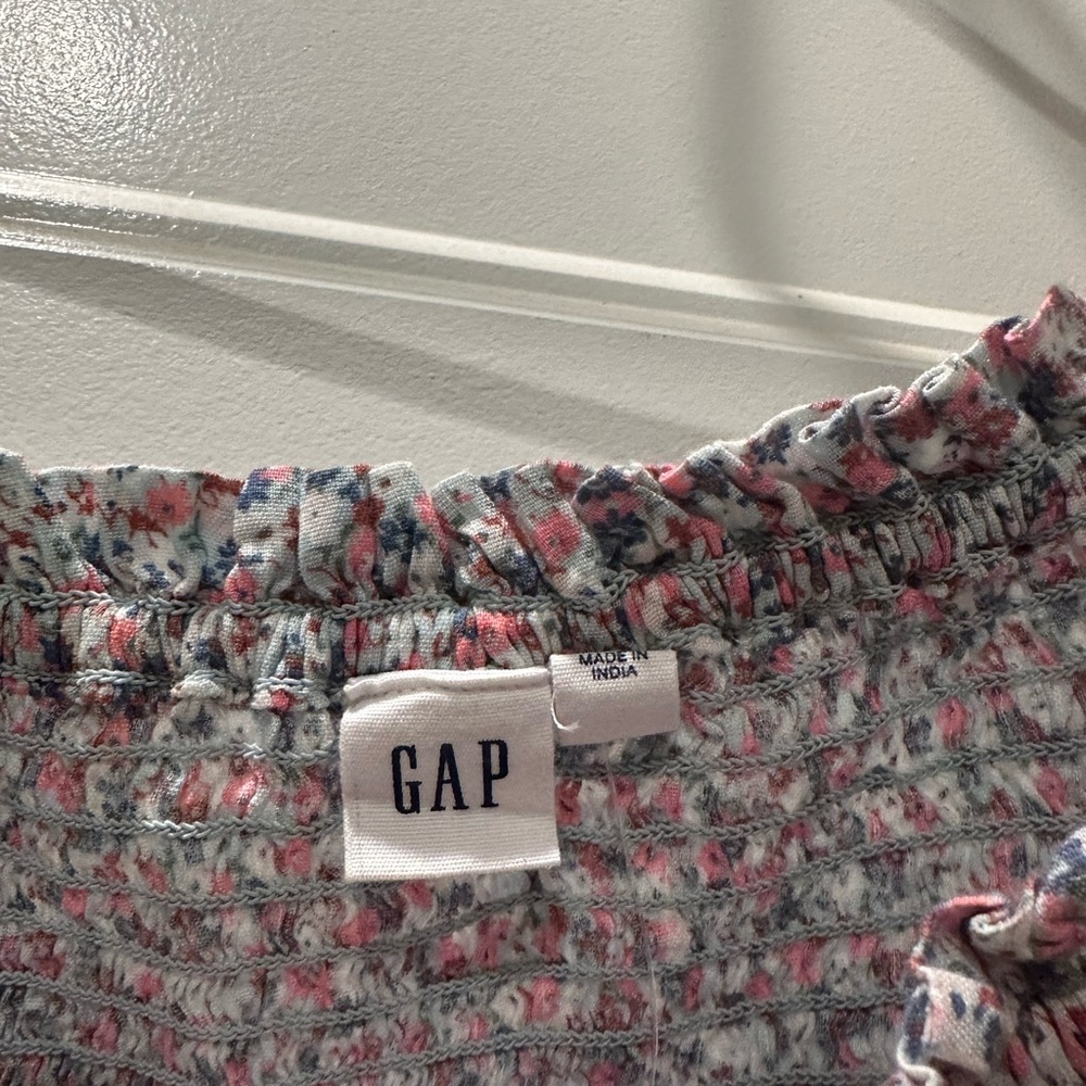 GAP NWT Floral Smocked Blouse - Pink and White - Picture 4 of 5